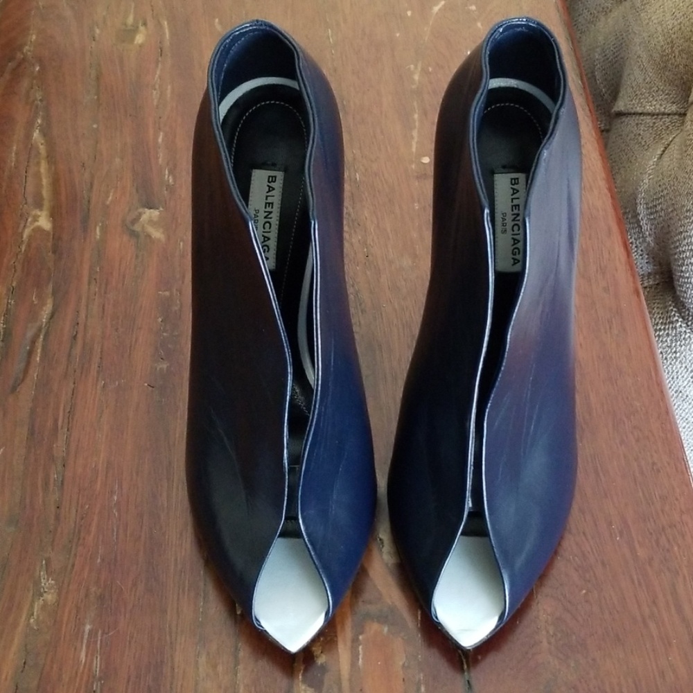 Ballenciaga letter high heels!